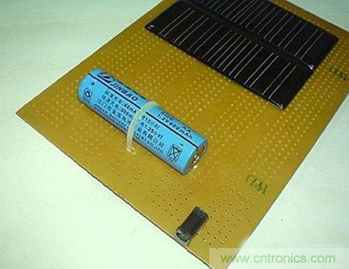 微型太陽能供電板DIY，給手電筒收音機供電