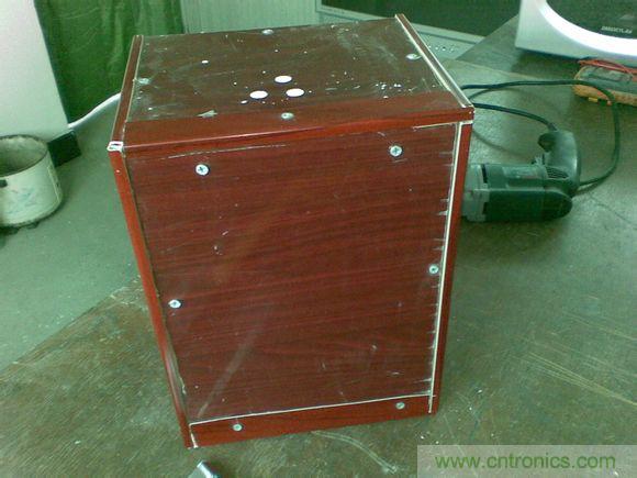 牛人DIY:百元自制車(chē)載冰箱