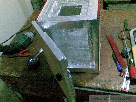 牛人DIY:百元自制車(chē)載冰箱