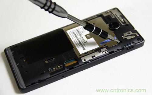 拆解4G新機索尼M35t：用料十足，易于維修