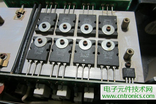 用料很給力！專業(yè)后級功放美國高峰FA1201拆解