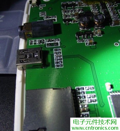 探秘電子紙！一款電紙書的電子墨水屏拆解