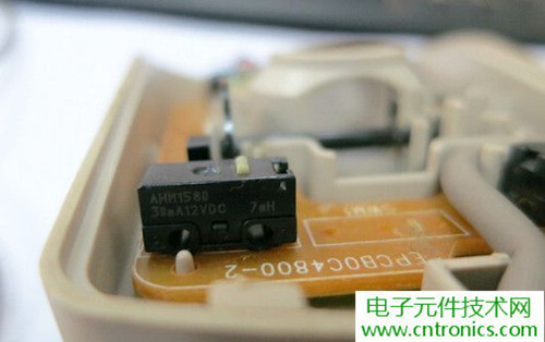殿堂級(jí)機(jī)械鼠標(biāo)拆解：嘆精致做工！