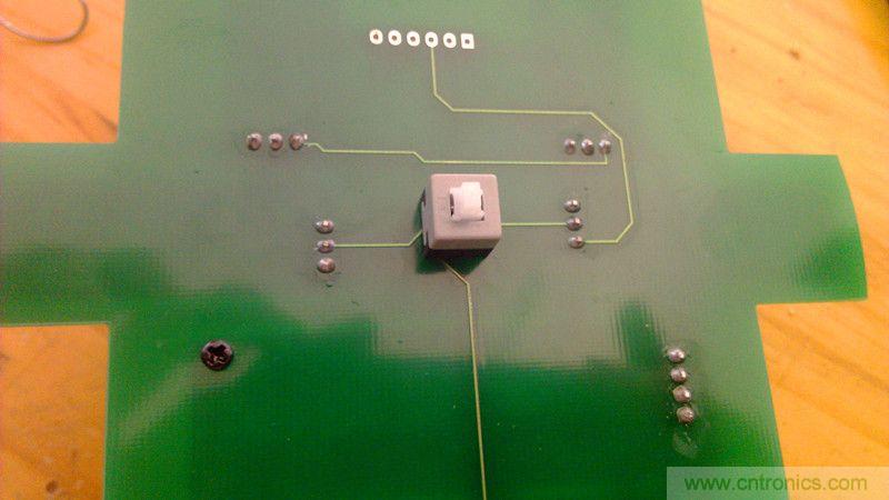 牛人力作！PCB版藍(lán)牙智能小車DIY