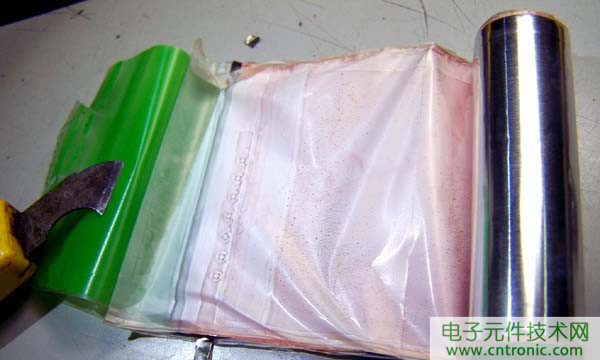 筆記本電池拆解，探秘電池內(nèi)部結(jié)構(gòu)