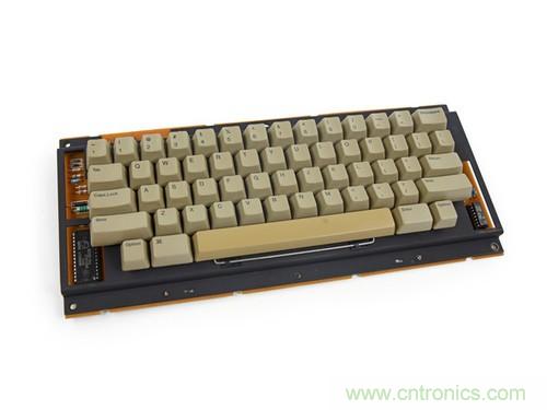 拆！古董級Macintosh 128K電腦