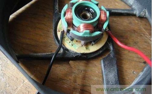 創(chuàng)意DIY！迷你風(fēng)力發(fā)電機(jī)！