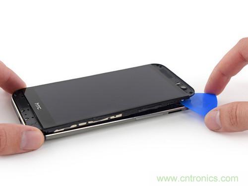 牛人強拆！新HTC One(M8)真機精密做工難修理
