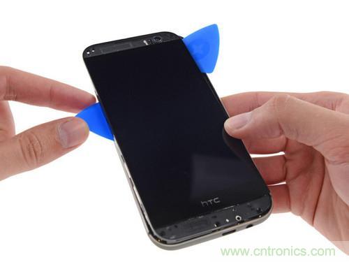 牛人強拆！新HTC One(M8)真機精密做工難修理