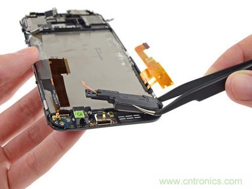 牛人強拆！新HTC One(M8)真機精密做工難修理