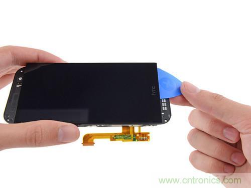 牛人強拆！新HTC One(M8)真機精密做工難修理