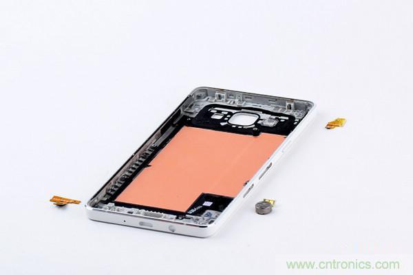 拆解狂魔荼毒新機三星金屬Galaxy A5，看槽點在何方？