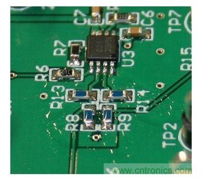  即為殘留過(guò)多數(shù)量焊劑的 PCB。