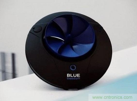 圖4：Blue Freedom是一種“微型水力發(fā)電廠”，能用利用流動(dòng)的水來(lái)為便攜設(shè)備充電。