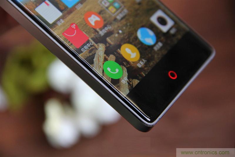 無邊框的 nubia Z9 ，一款既有驚喜，又有驚艷的智能手機(jī)