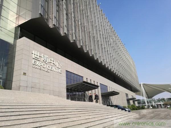新旗艦Mate 8全評(píng)測：橫空出世！能否延續(xù)一機(jī)難求？