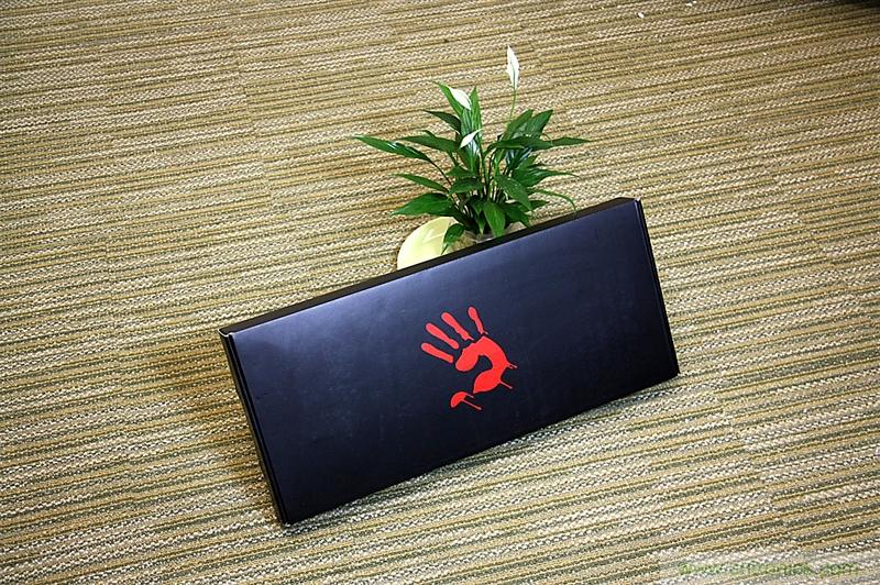 曾經(jīng)的網(wǎng)吧統(tǒng)治者—雙飛燕血手幽靈機(jī)械鍵盤，真世界最快？