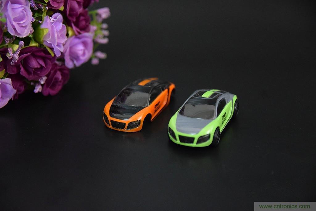 虛擬與現(xiàn)實(shí)相結(jié)合的飛車游戲，讓你體驗(yàn)速度與激情的碰撞！