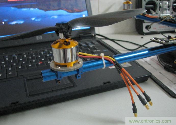 無人機 DIY 制作全過程，酷得不要不要的！