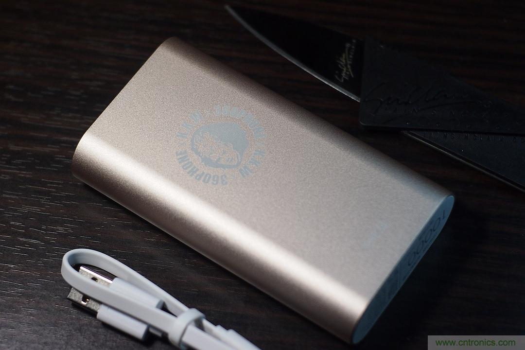 移動(dòng)電源也玩雙引擎？快到你想象不到