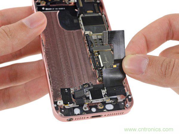有什么地方?jīng)]有變？iPhone SE真機拆解
