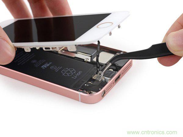 有什么地方?jīng)]有變？iPhone SE真機拆解