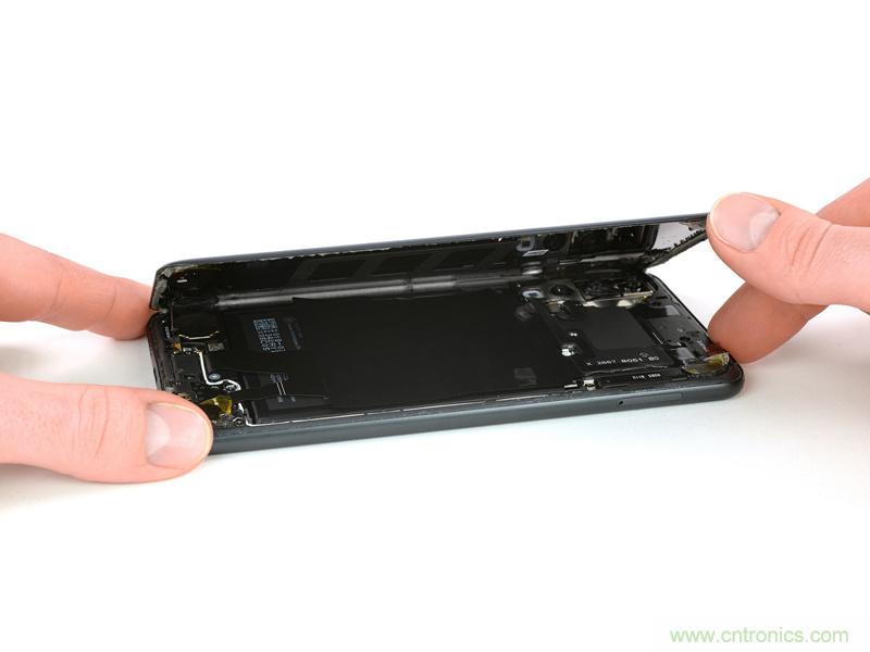 拆解華為P20 Pro:后置三攝都有硬件級光學防抖