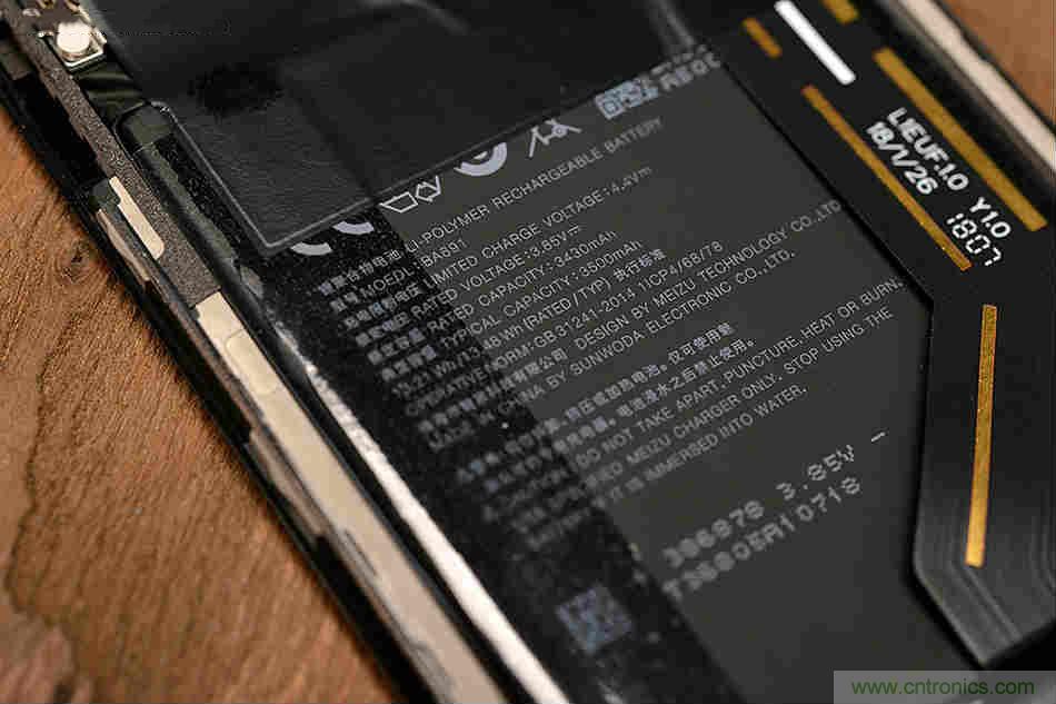 拆解魅族15 Plus：玩轉(zhuǎn)了新概念，但其工藝究竟如何？