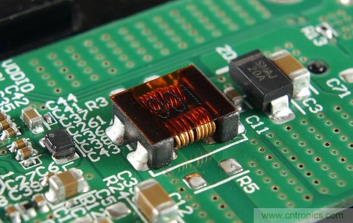 拆解對比：系出同門，小米、紫米無線充電器的差別有多大？