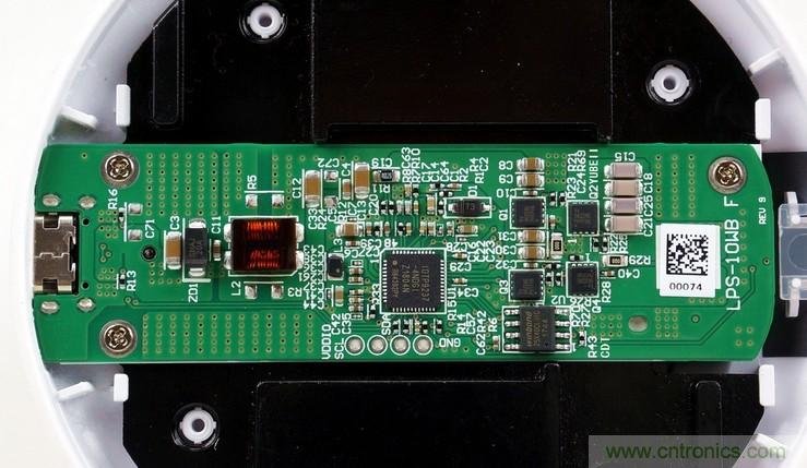 拆解對比：系出同門，小米、紫米無線充電器的差別有多大？