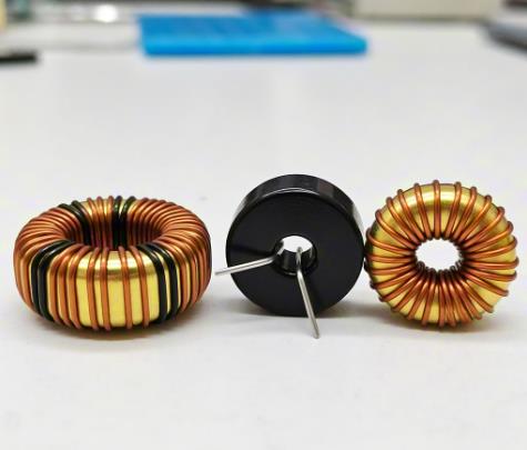 磁珠電感、磁環(huán)電感與色環(huán)電感：電磁濾波世界的三重變奏曲